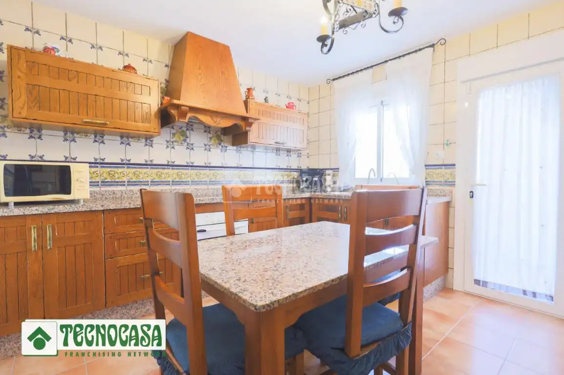 Küche von Einfamilien-Reihenhaus zum Verkauf in Adra mit Terrasse, Möbliert und Alarm