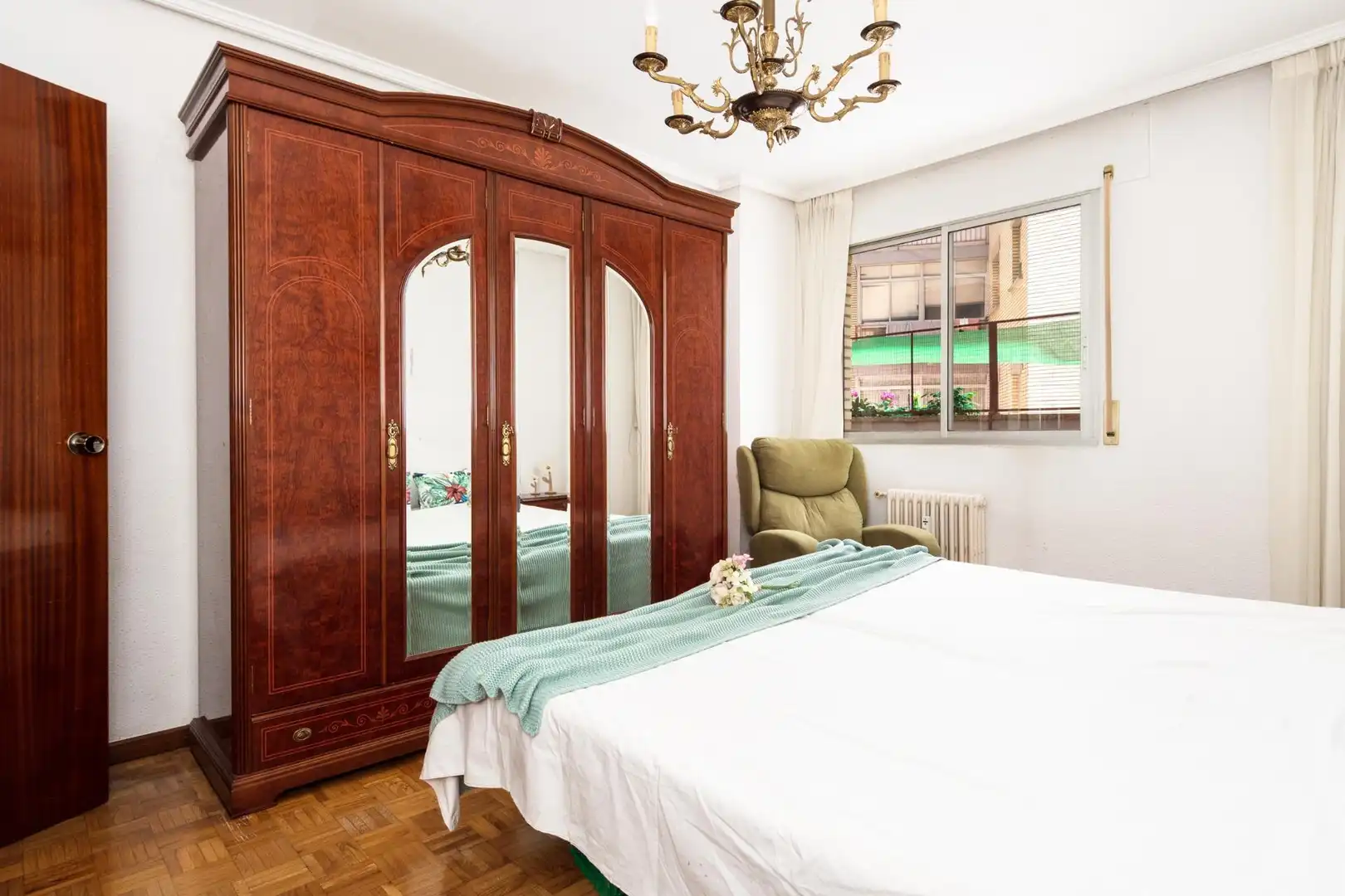 Piso en venta en Avenida ALIERTA, CESAREO, 42, Parque Miraflores