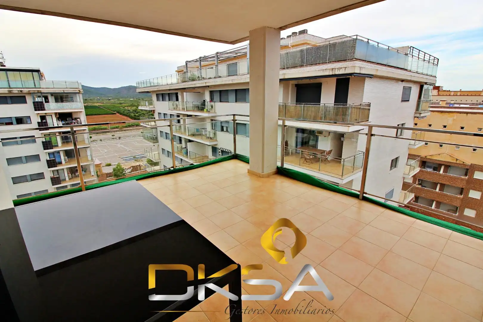 Vista exterior de Àtic en venda en Oropesa del Mar / Orpesa amb Aire condicionat, Calefacció i Jardí privat