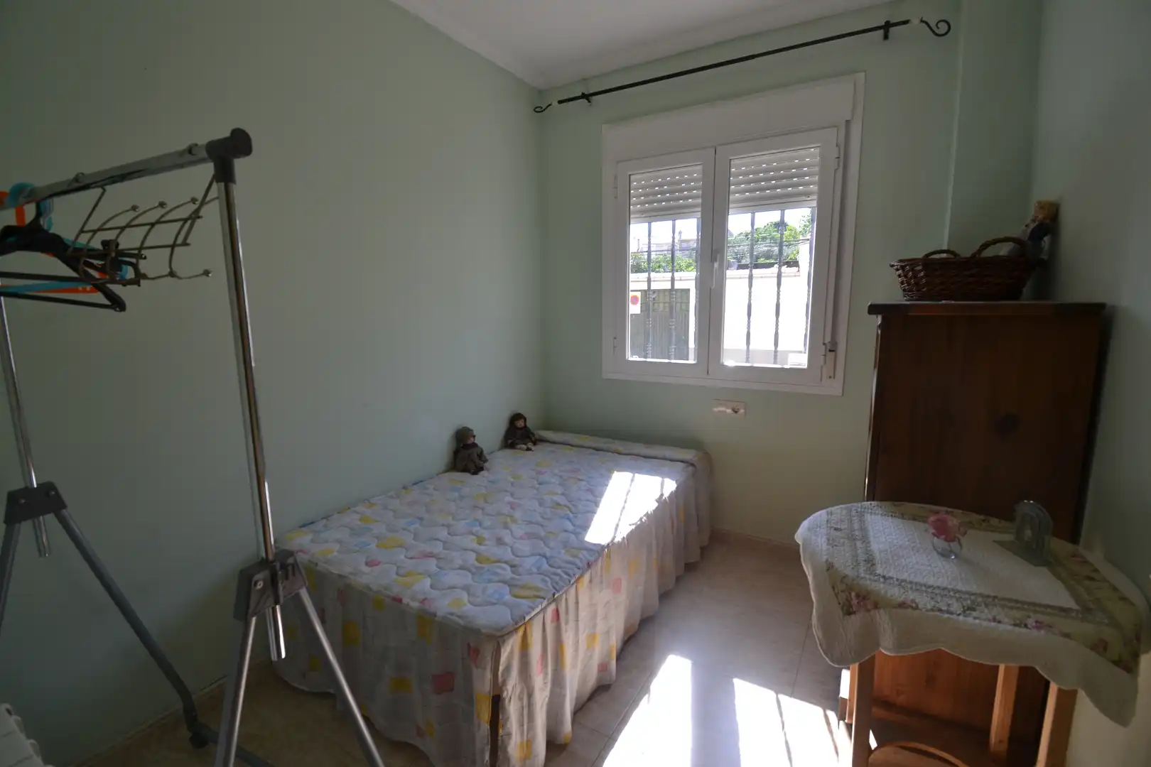 Habitación de Casa adosada en venta en Malpartida de Plasencia con Calefacción, Terraza y Amueblado