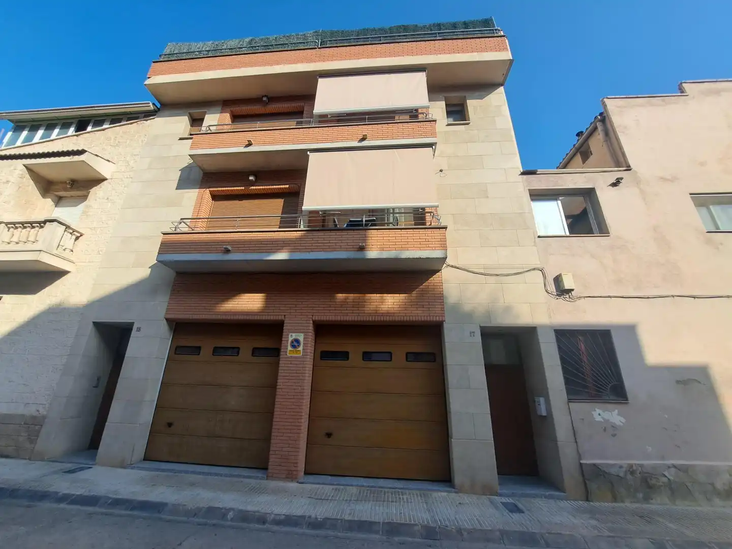 Vista exterior de Casa adosada en venda en Mollerussa amb Calefacció, Parquet i Terrassa