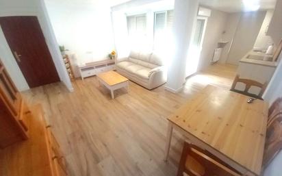 Living room of Flat for sale in  Zaragoza Capital  with Heating, Terrace and Furnished
