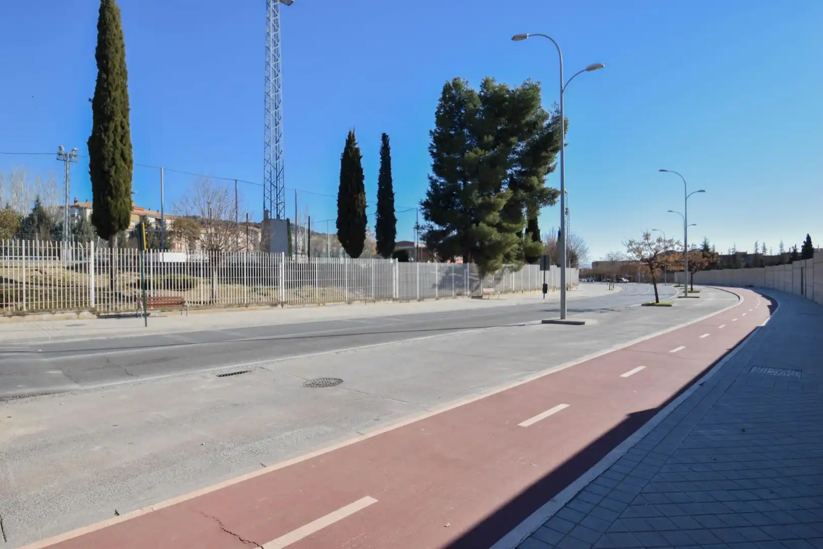 Außenansicht von Garage zum Verkauf in Granada