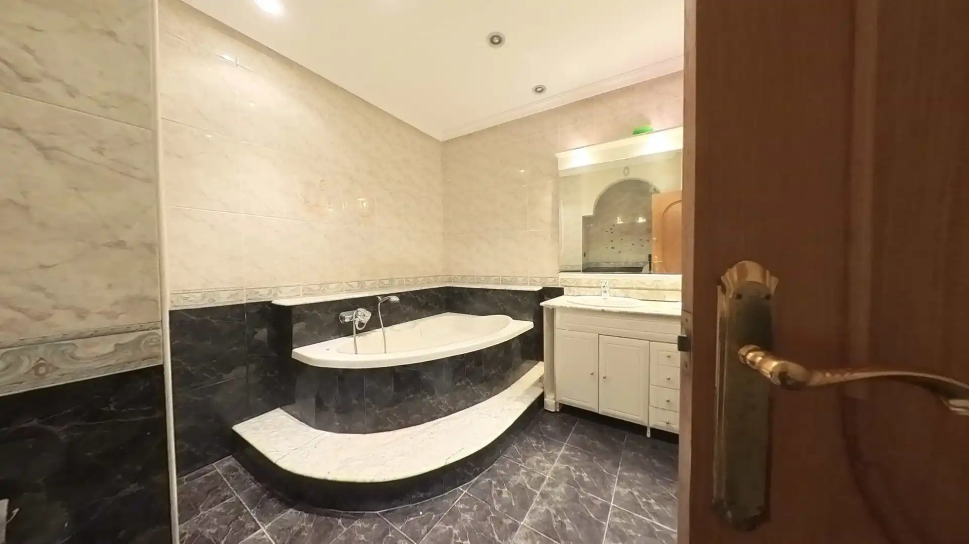 Bany de Apartament en venda en Orihuela amb Balcó