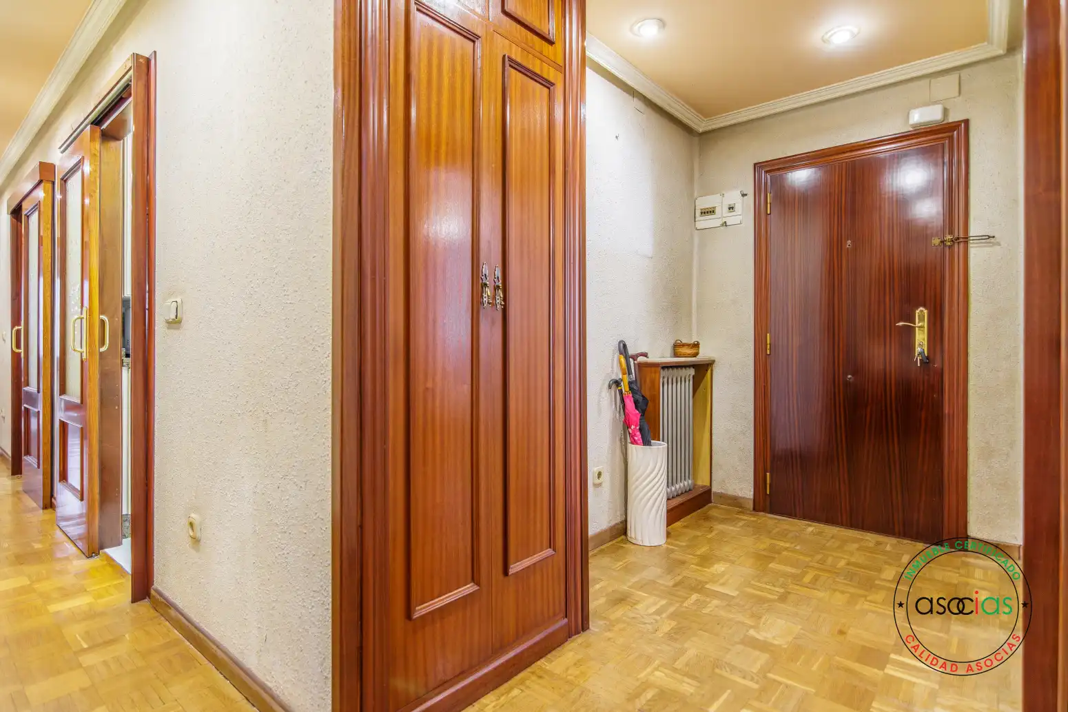 Pis en venda en Oviedo  amb Calefacció, Parquet i Terrassa