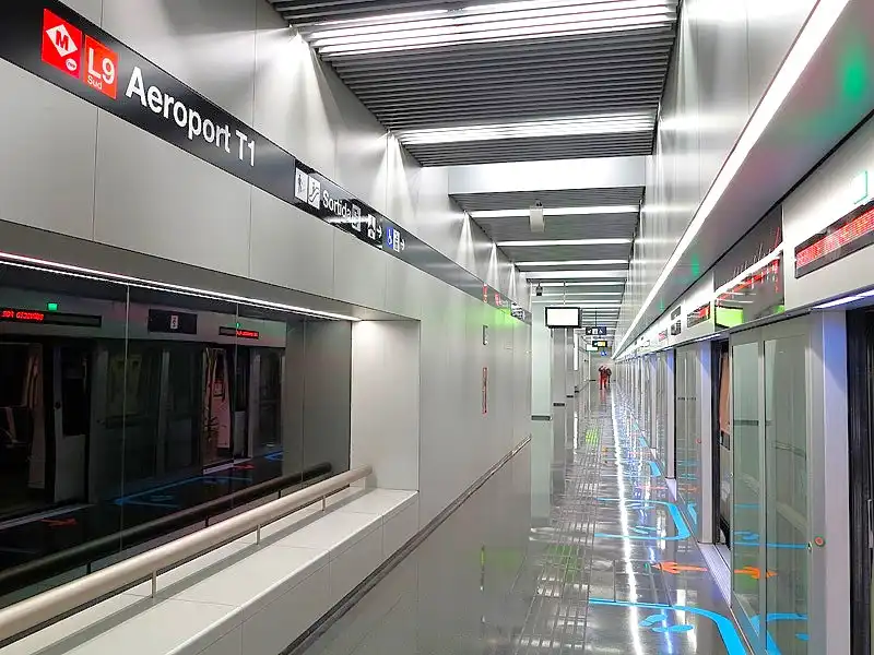 Büro zum Verkauf in L'Hospitalet de Llobregat mit Klimaanlage, Abstellraum und Alarm