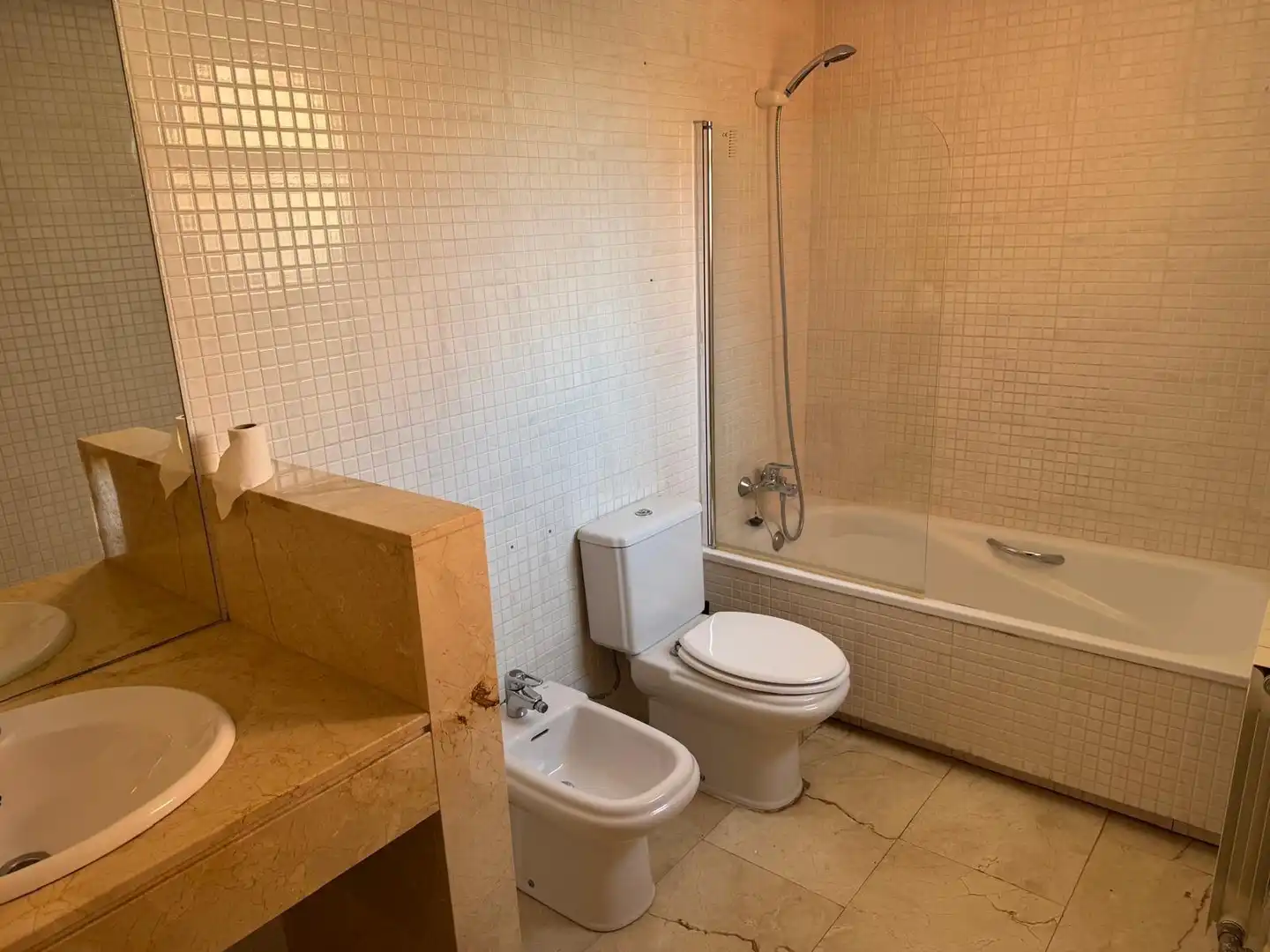 Baño de Casa adosada en venta en Arroyo de la Encomienda con Calefacción, Terraza y Trastero