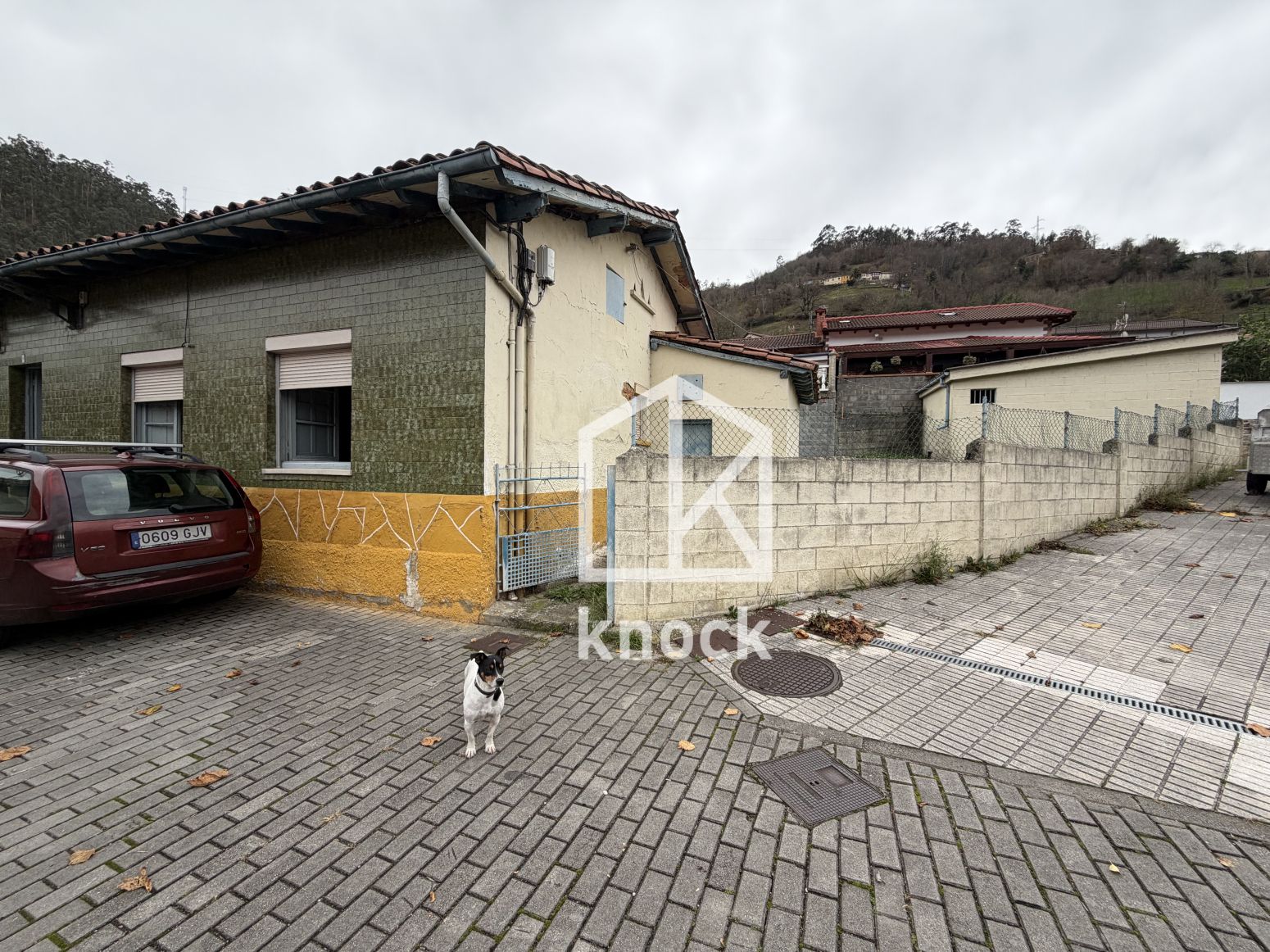 Exterior view of Single-family semi-detached for sale in San Martín del Rey Aurelio