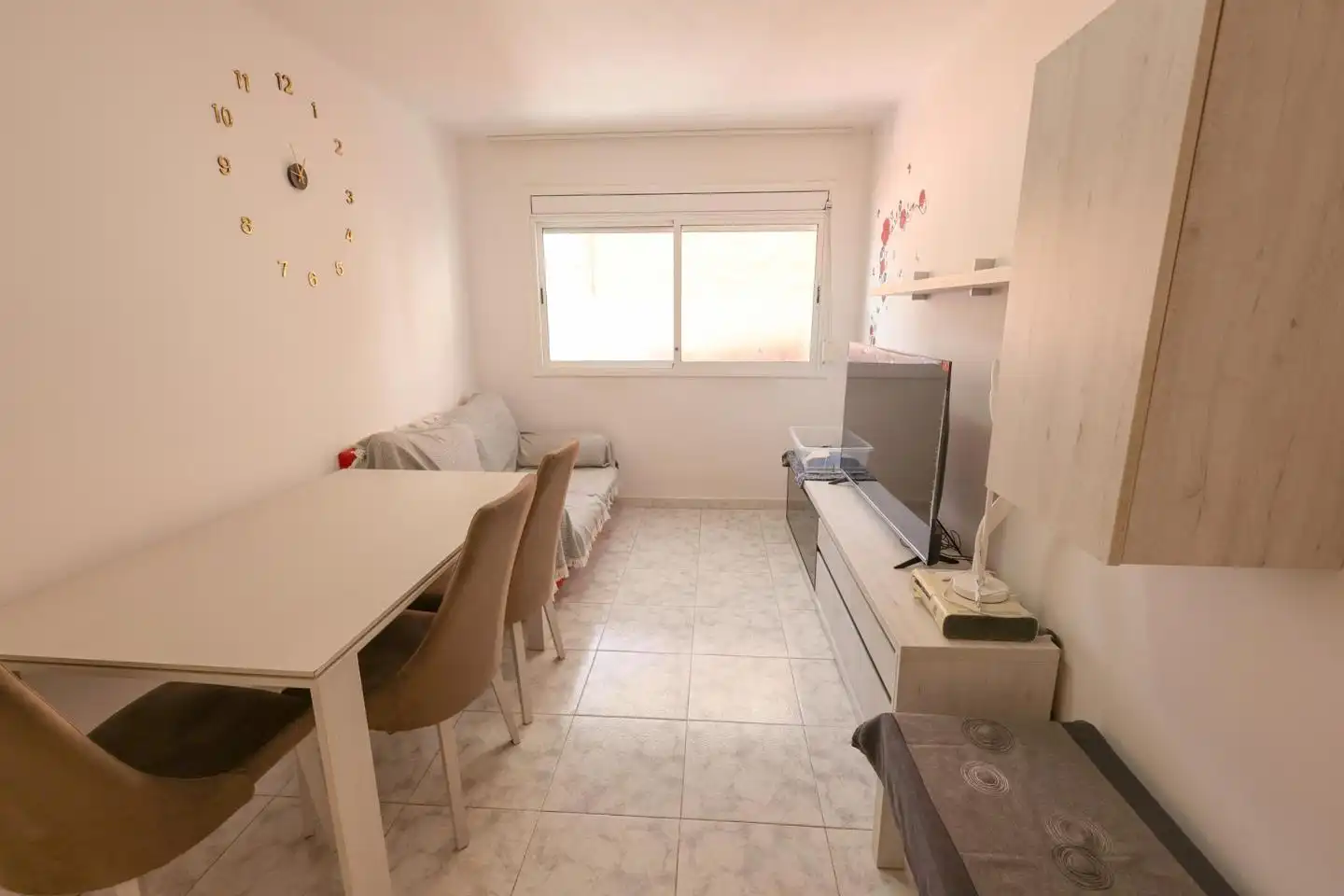 Wohnzimmer von Erdgeschoss zum Verkauf in Sant Boi de Llobregat mit Abstellraum