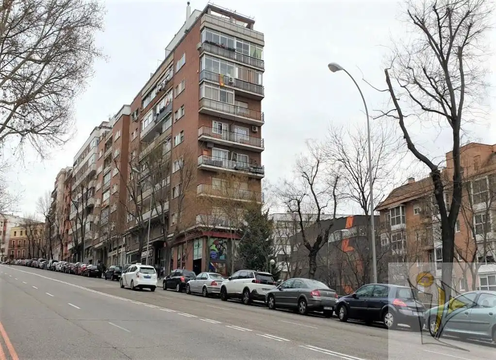 Exterior view of Garage for sale in Madrid