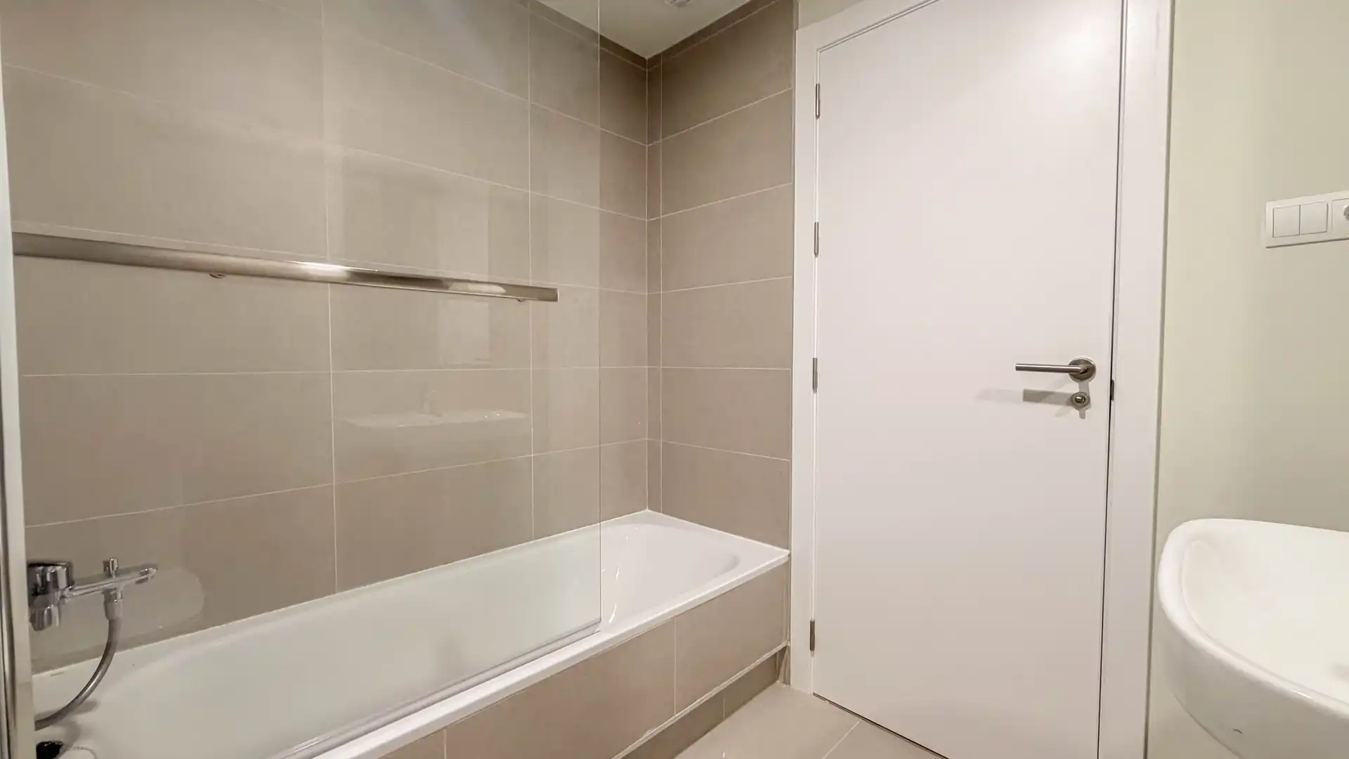 Baño de Piso de alquiler en Las Palmas de Gran Canaria con Jardín privado, Trastero y Piscina