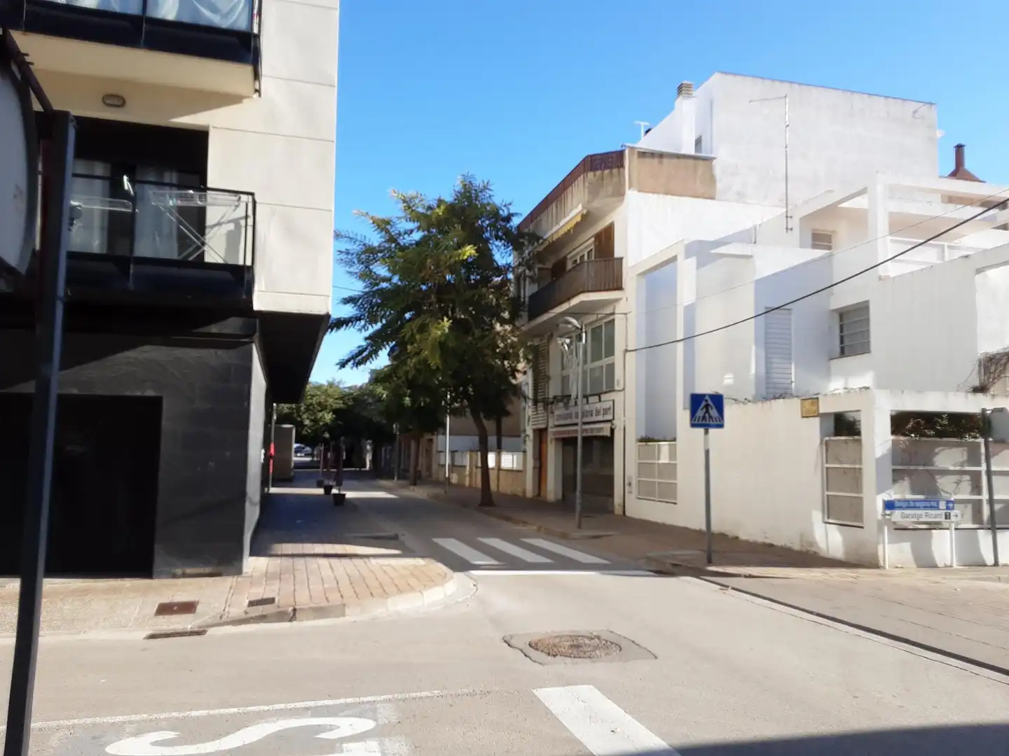 Außenansicht von Geschaftsraum zum Verkauf in Llançà mit Klimaanlage und Möbliert