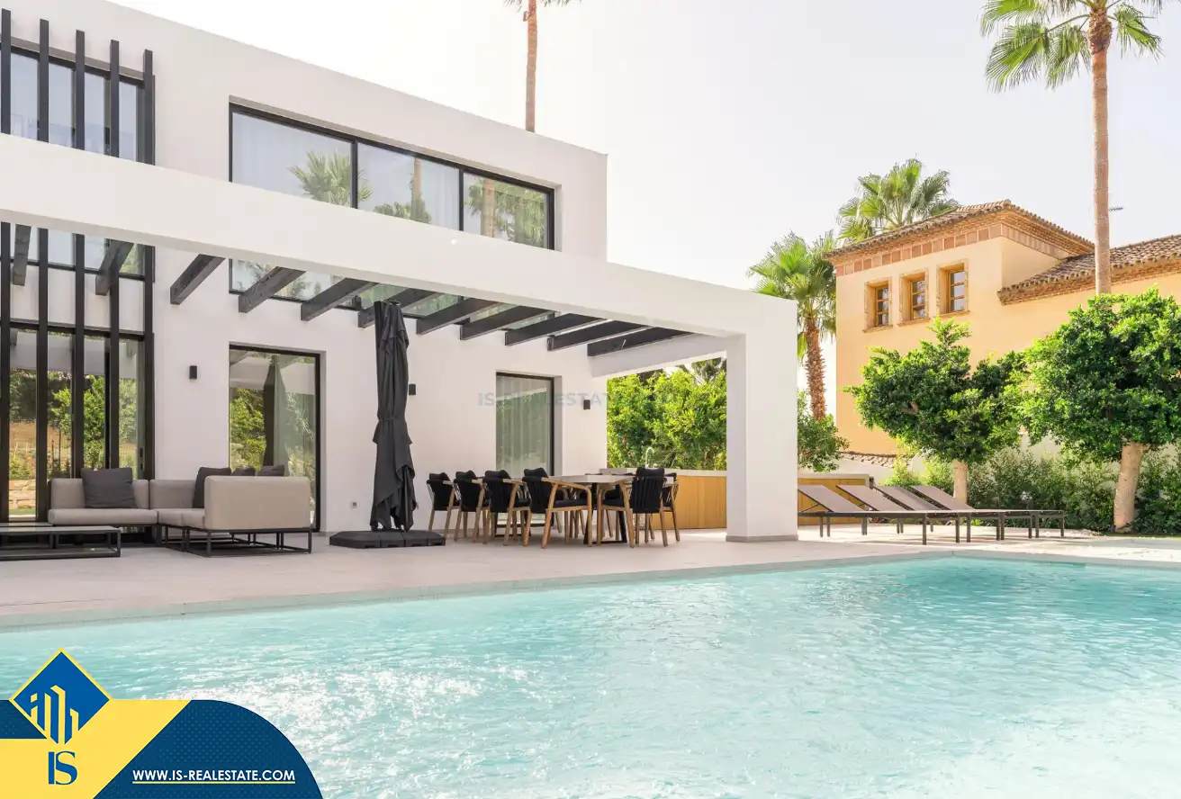 Villa con piscina in vendita a Nueva Andalucía, imagen 3