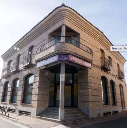 Local comercial en Alquiler en Camarena