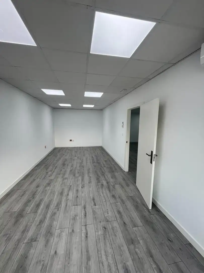 Oficina de alquiler en Elche / Elx