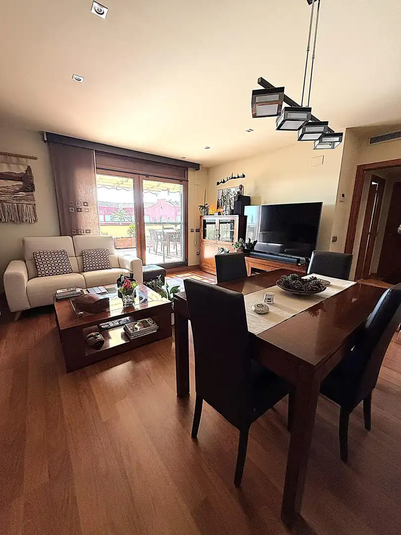 Living room of Attic for sale in Valls  with Air Conditioner, Heating and Private garden