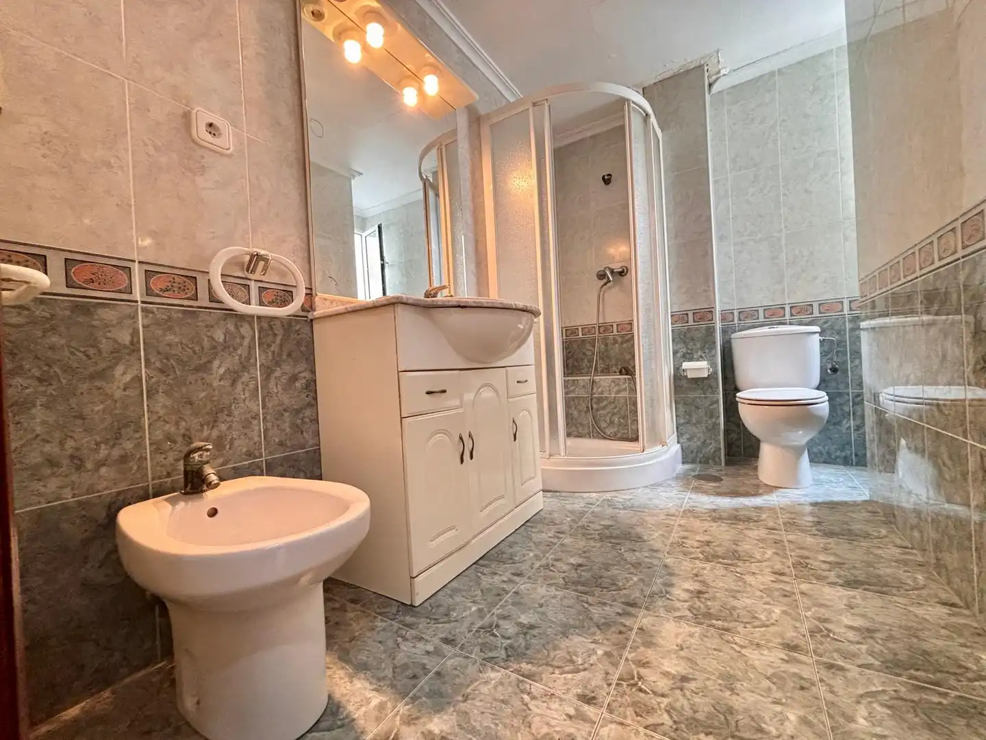 Baño de Piso en venta en Alicante / Alacant con Balcón
