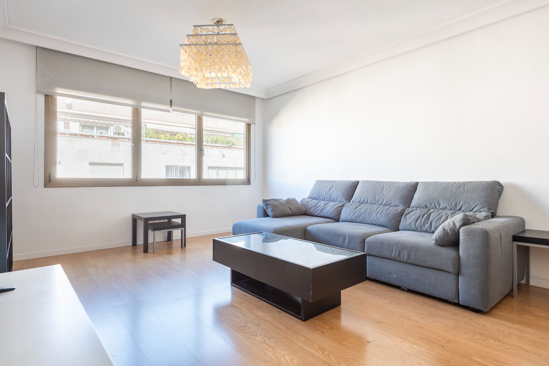 Sala d'estar de Pis en venda en  Madrid Capital amb Aire condicionat i Calefacció