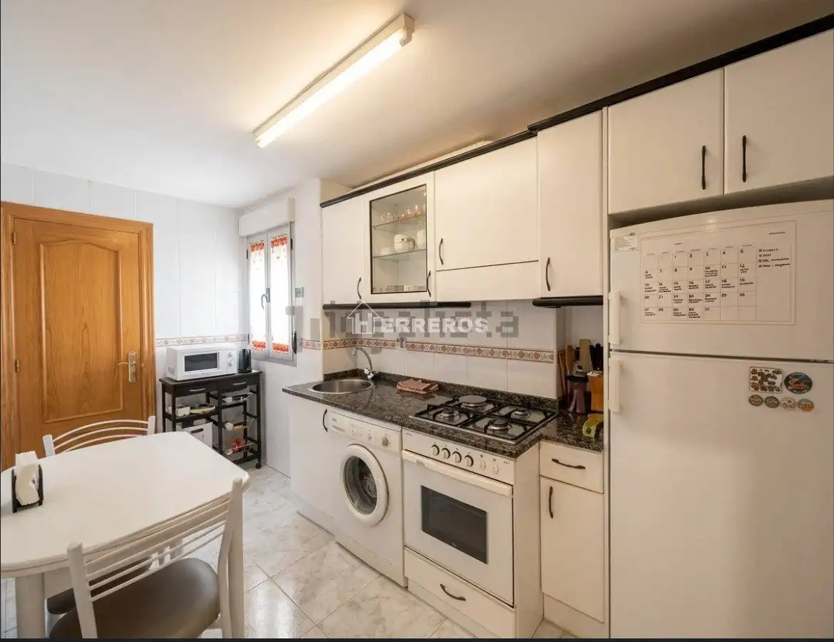 Apartment with terrace for sale in luis barron, imagen 3