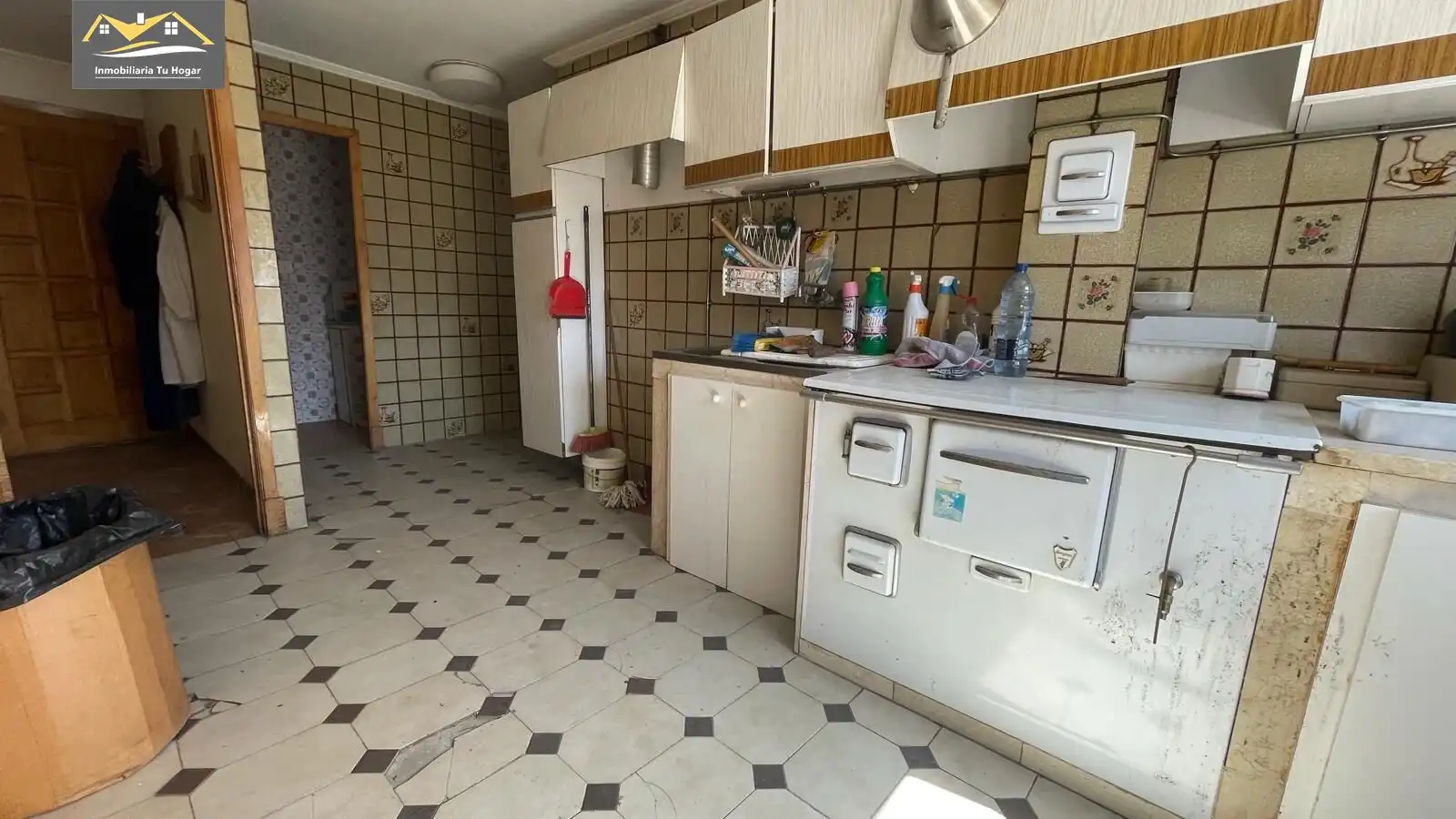 Kitchen of Houses for sale in Maceda  with Terrace, Storage room and Furnished