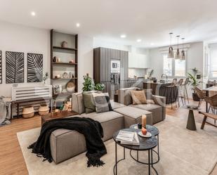 Living room of Flat to rent in  Madrid Capital  with Air Conditioner, Oven and Washing machine