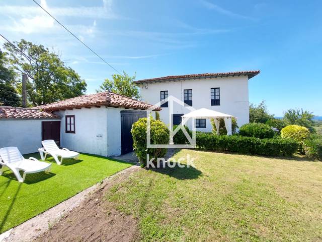 Casa-chalet en Venta en Colunga - Barrio la Zampudia en Colunga