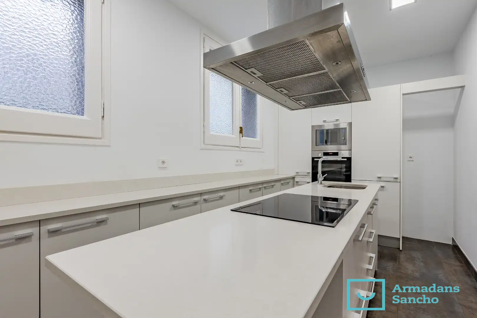 Kitchen of Ground floor for rent in Barcelona  with Private garden and Oven
