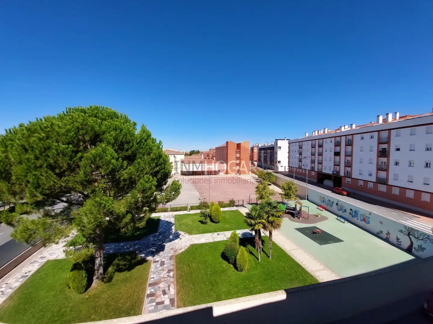 Vista exterior de Pis en venda en Arévalo amb Calefacció, Terrassa i Balcó