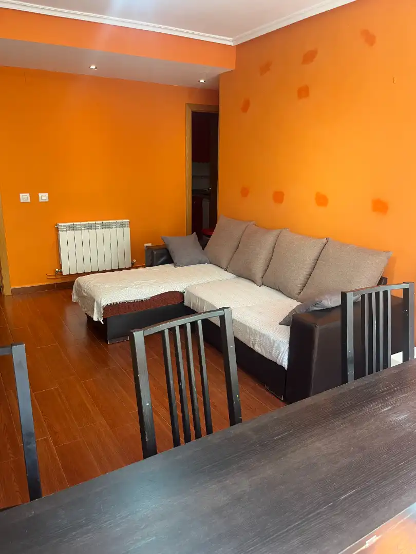 Living room of Flat for sale in Parla  with Heating, Terrace and Furnished