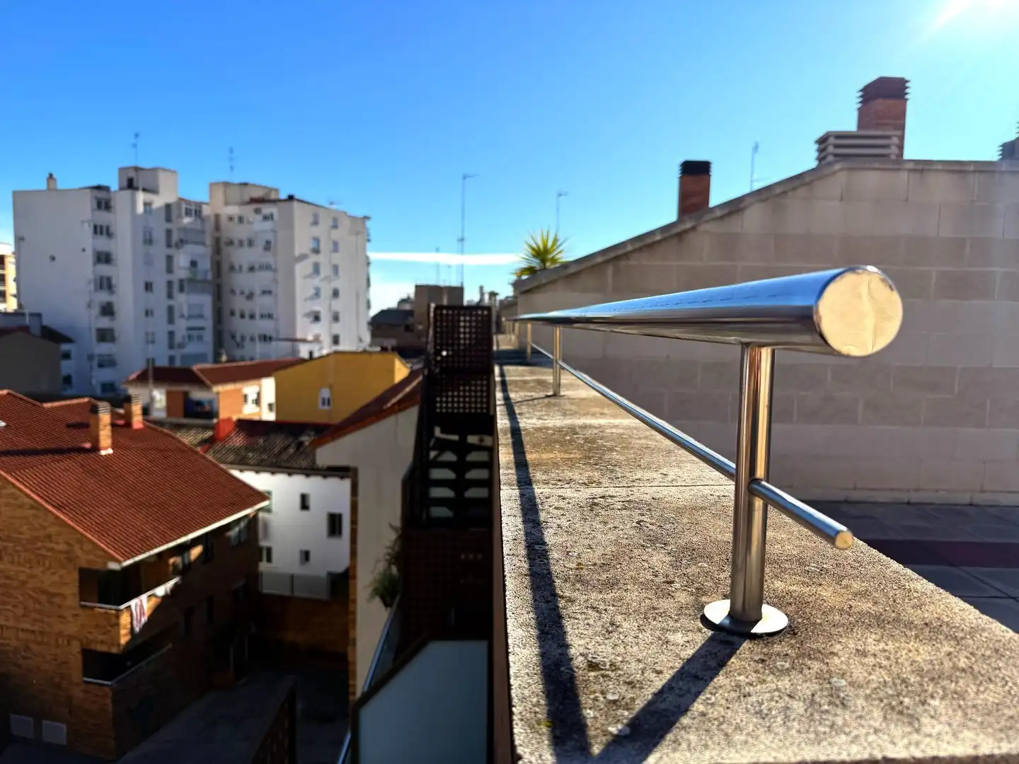 Außenansicht von Dachboden zum Verkauf in Zaragoza mit Heizung, Parkett und Terrasse