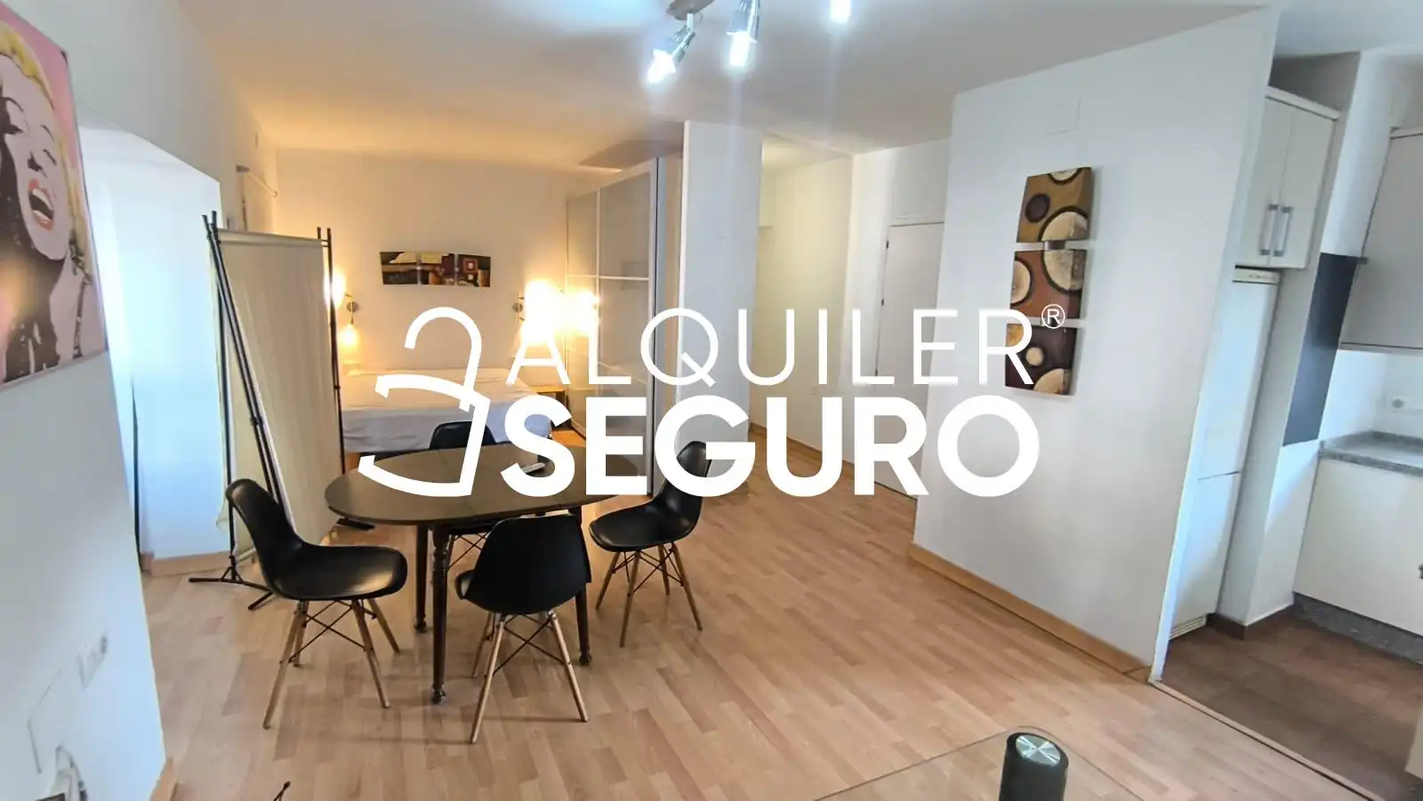 Exterior view of Study for rent in Sevilla  with Air Conditioner and Furnished
