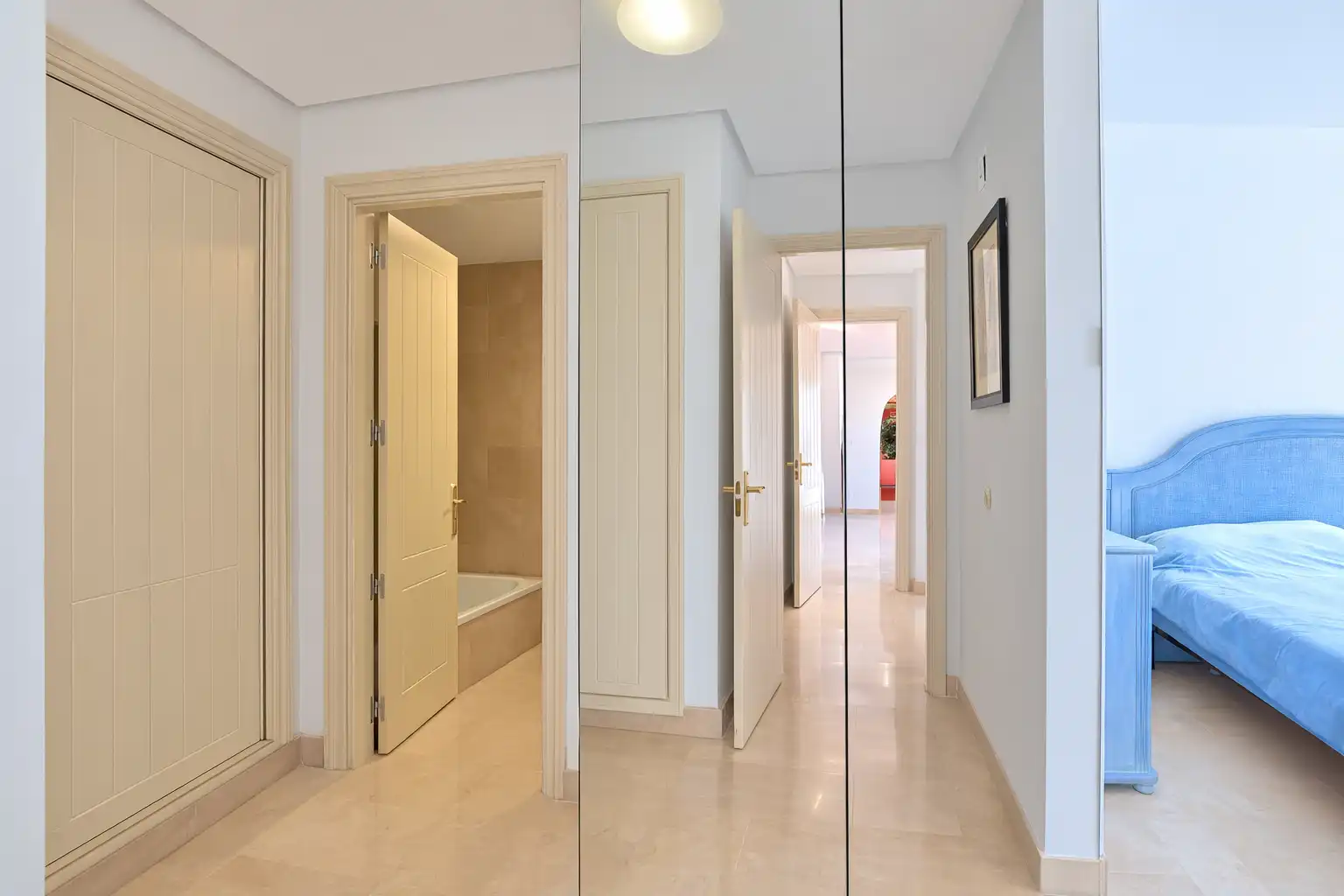 Apartment with pool for sale in Calahonda, imagen 7