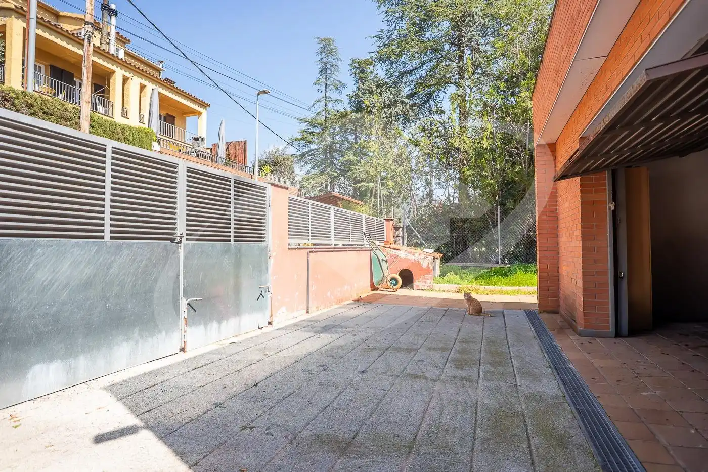 Vista exterior de Casa o xalet en venda en Castellar del Vallès amb Aire condicionat, Calefacció i Terrassa