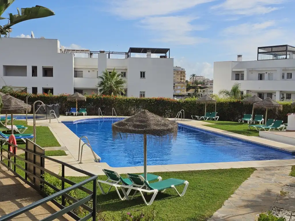 Piano terra con piscina in vendita a Calahonda, imagen 16