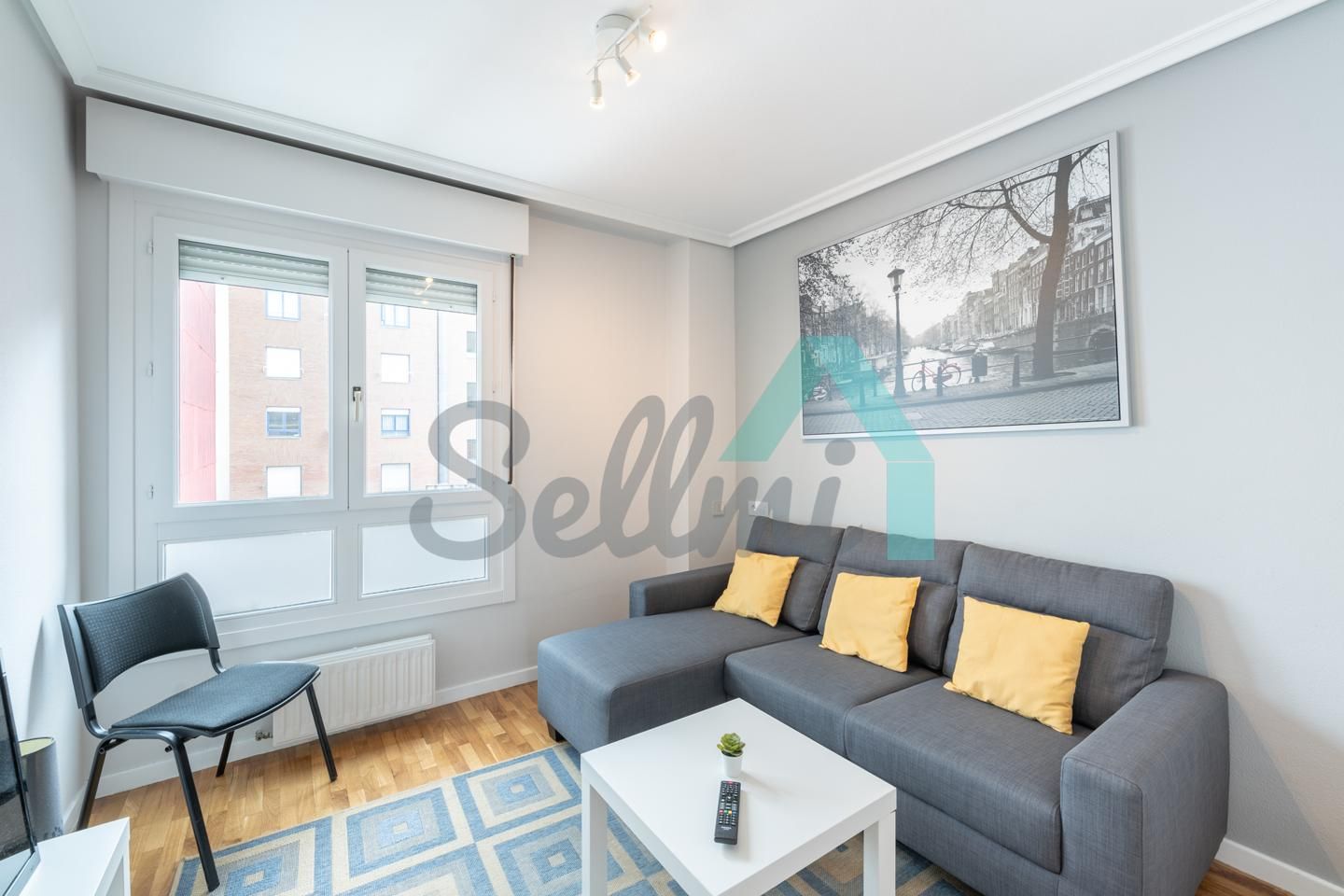 Living room of Flat to rent in Oviedo   with Heating, Parquet flooring and Furnished