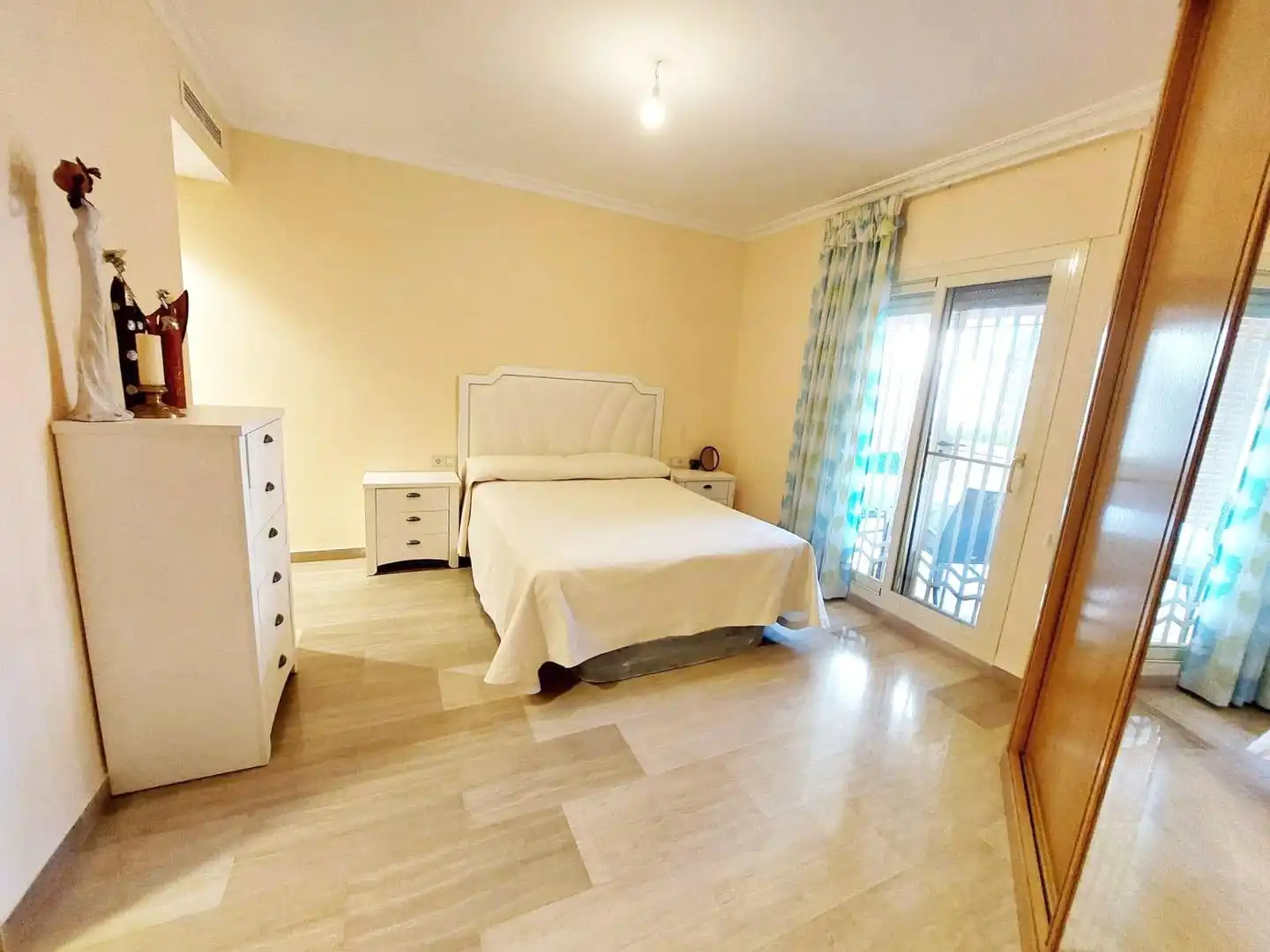 Piso con piscina en venta en GANDHI, imagen 6