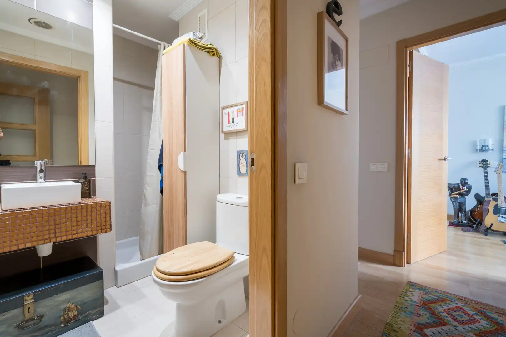 Badezimmer von Wohnung zum Verkauf in Gijón  mit Heizung und Parkett