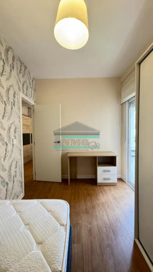Bedroom of Flat for rent in Granada  with Air Conditioner, Heating and Terrace