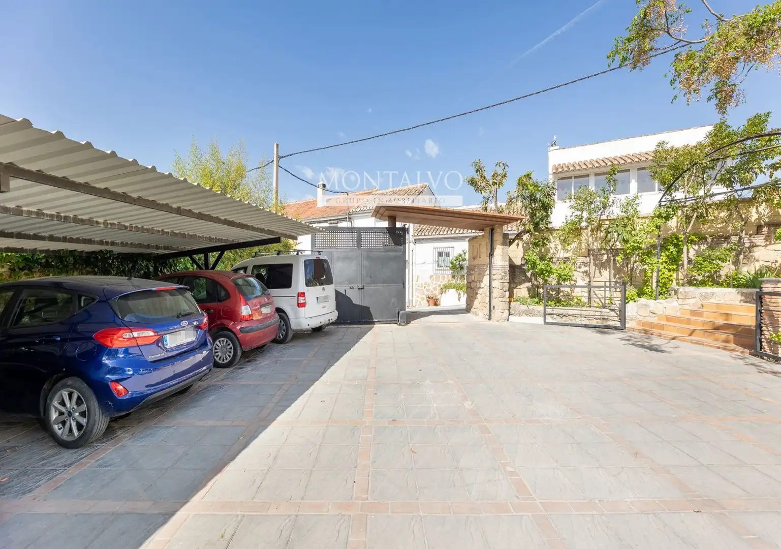 Vista exterior de Casa o xalet en venda en Huétor de Santillán