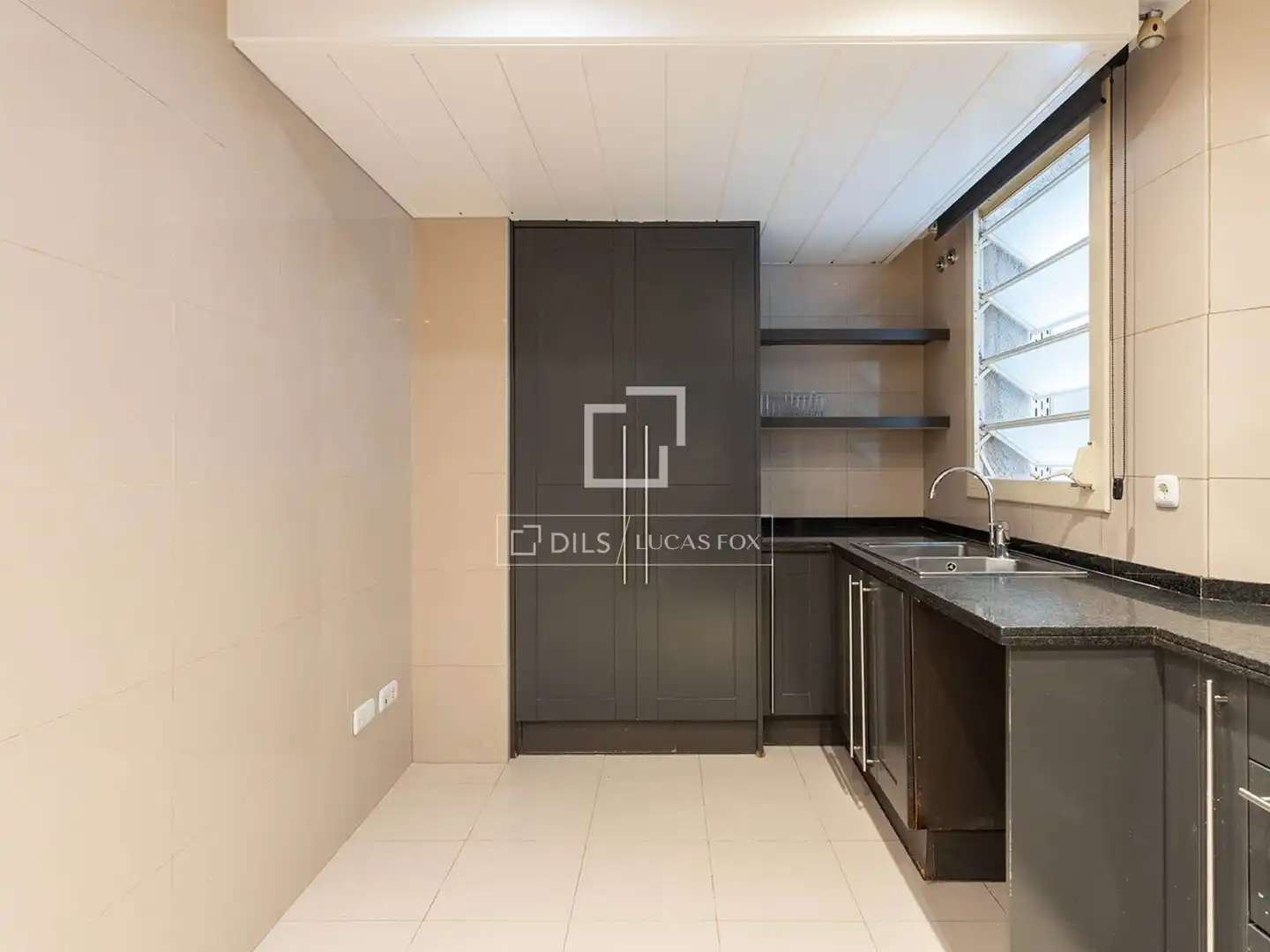 Cuina de Pis en venda en Barcelona amb Aire condicionat, Calefacció i Parquet
