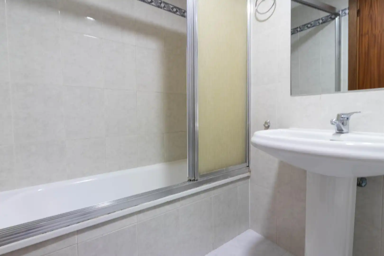 Badezimmer von Wohnung zum Verkauf in Alicante / Alacant