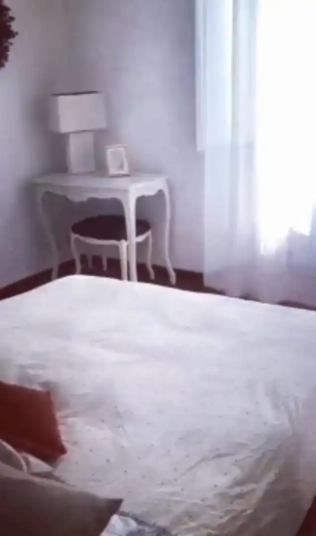 Schlafzimmer von Wohnung zur Miete in  Madrid Capital mit Balkon