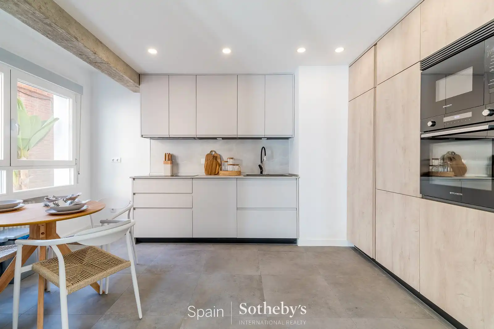 Cuina de Apartament de lloguer en Madrid amb Aire condicionat, Calefacció i Terrassa