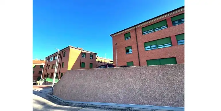 Exterior view of Garage for sale in La Lastrilla 