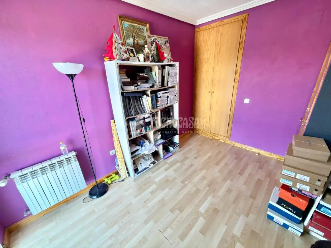 Habitación de Casa adosada en venta en Valdeaveruelo con Aire acondicionado, Calefacción y Terraza