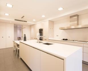 Cuina de Apartament en venda en Girona Capital amb Aire condicionat, Calefacció i Terrassa