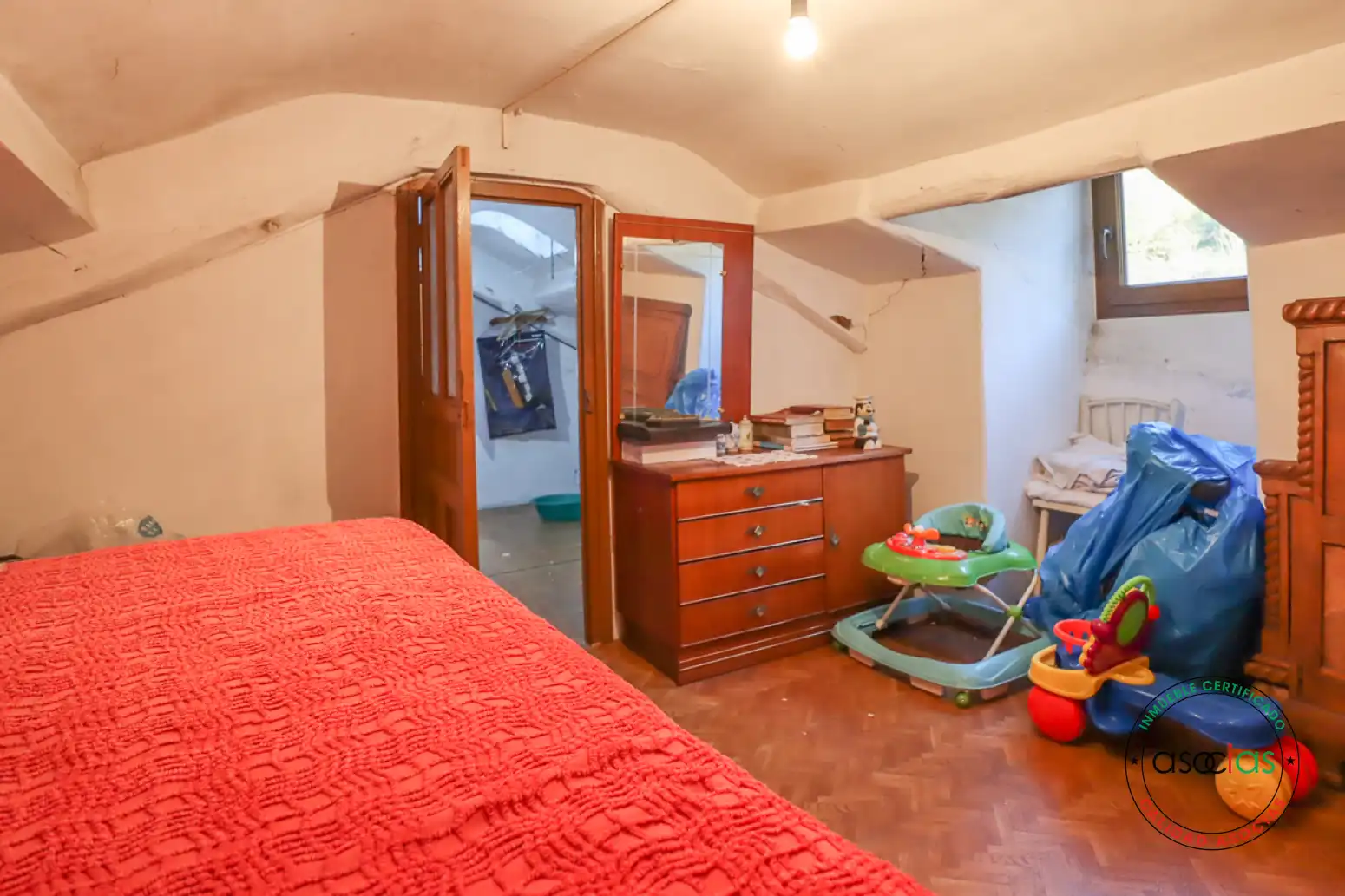Habitación de Casa o chalet en venta en Langreo con Calefacción, Trastero y Amueblado