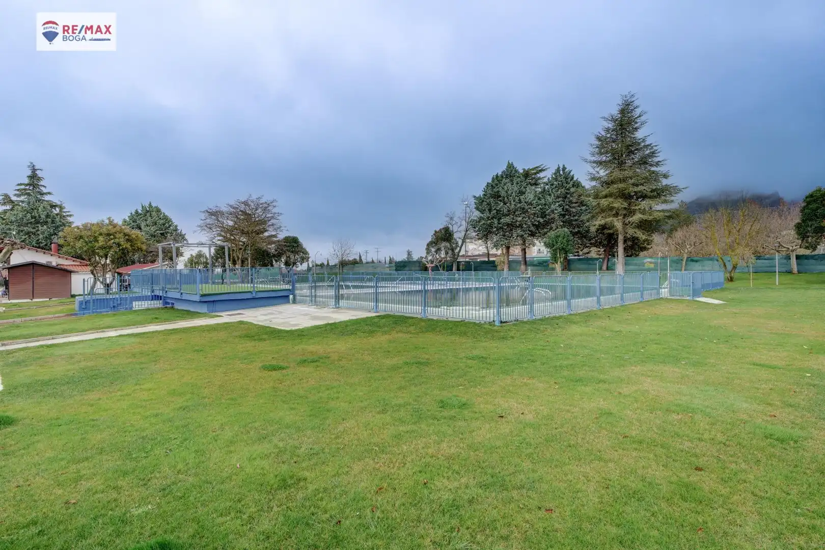Piscina de Casa adosada en venta en Ayegui / Aiegi con Aire acondicionado, Jardín privado y Terraza