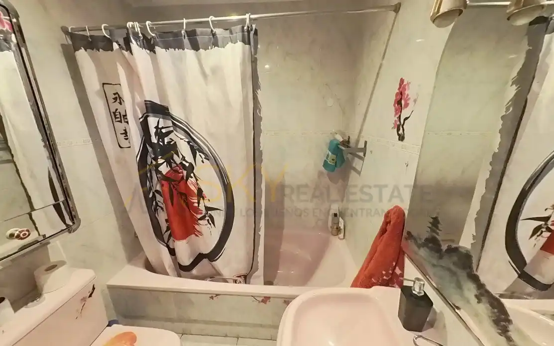 Bathroom of Duplexes for sale in Madrid  with Furnished