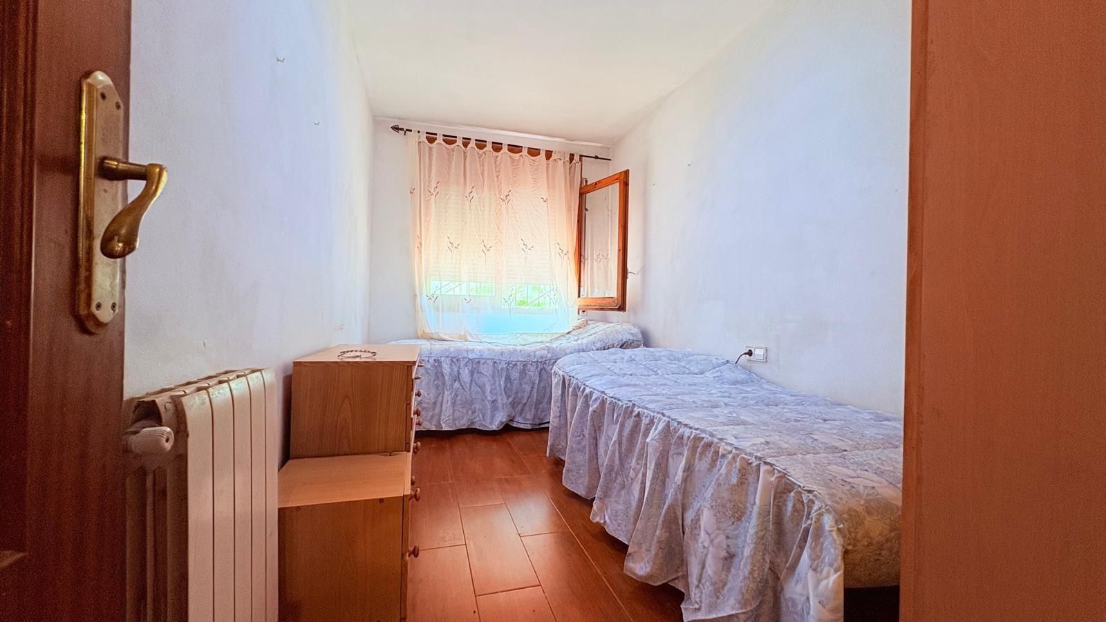 Habitación de Planta baja en venta en Castellar del Vallès con Calefacción y Terraza